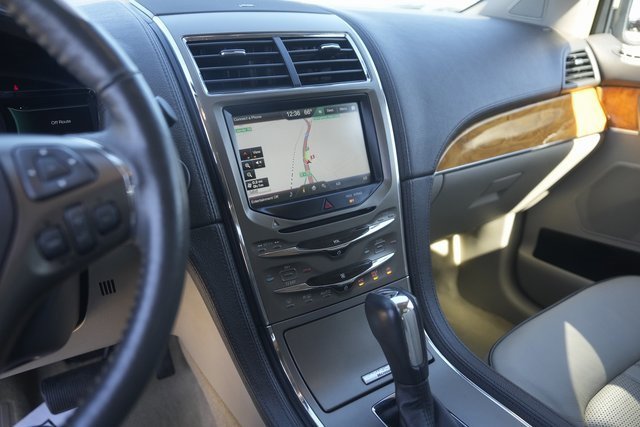 Used 2015 Lincoln MKX FWD w/ Equipment Group 101A image 25