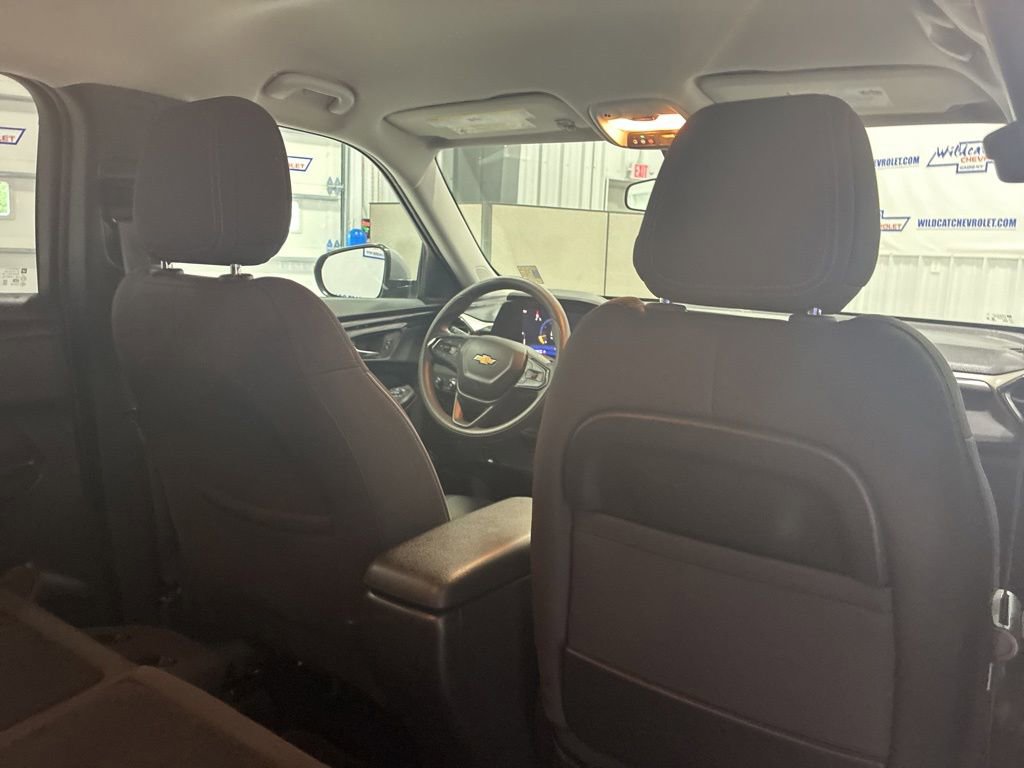 Used 2025 Chevrolet TrailBlazer LT AWD/4WD image 47