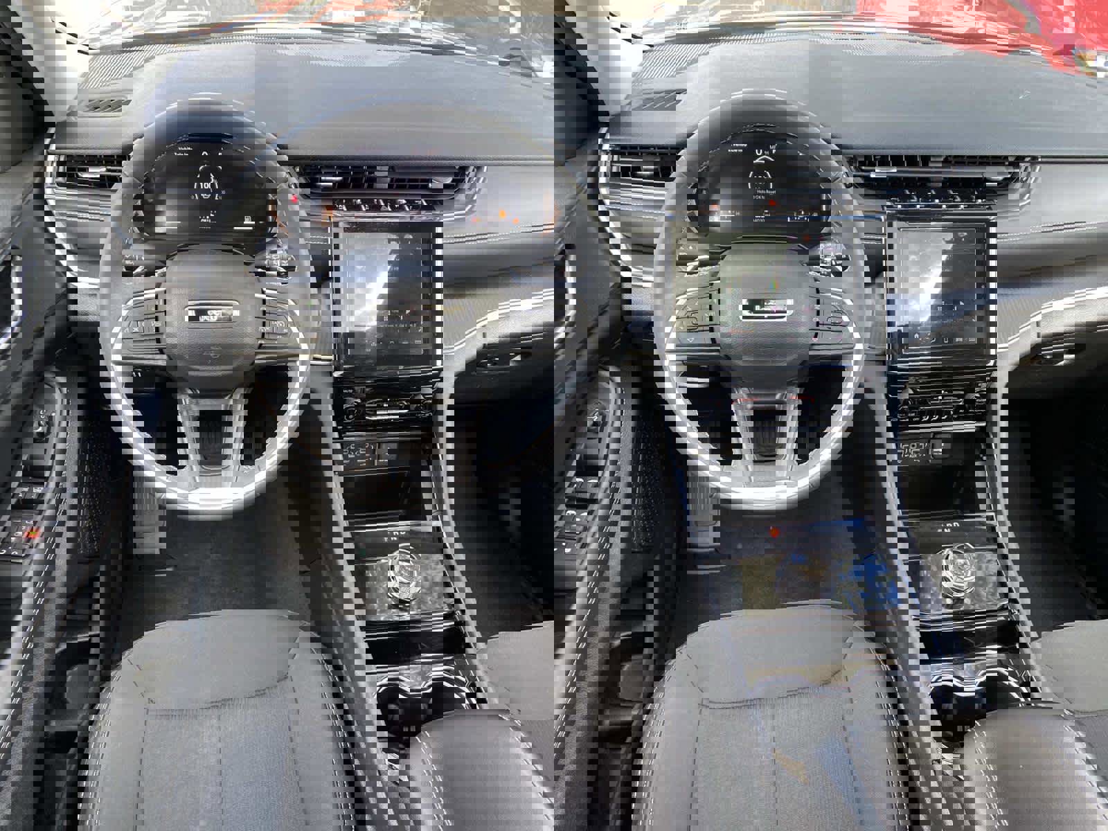 Certified 2023 Jeep Grand Cherokee Laredo X image 12