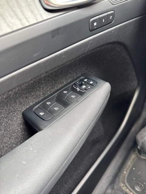 Used 2024 Volvo XC40 B5 Core AWD/4WD image 20