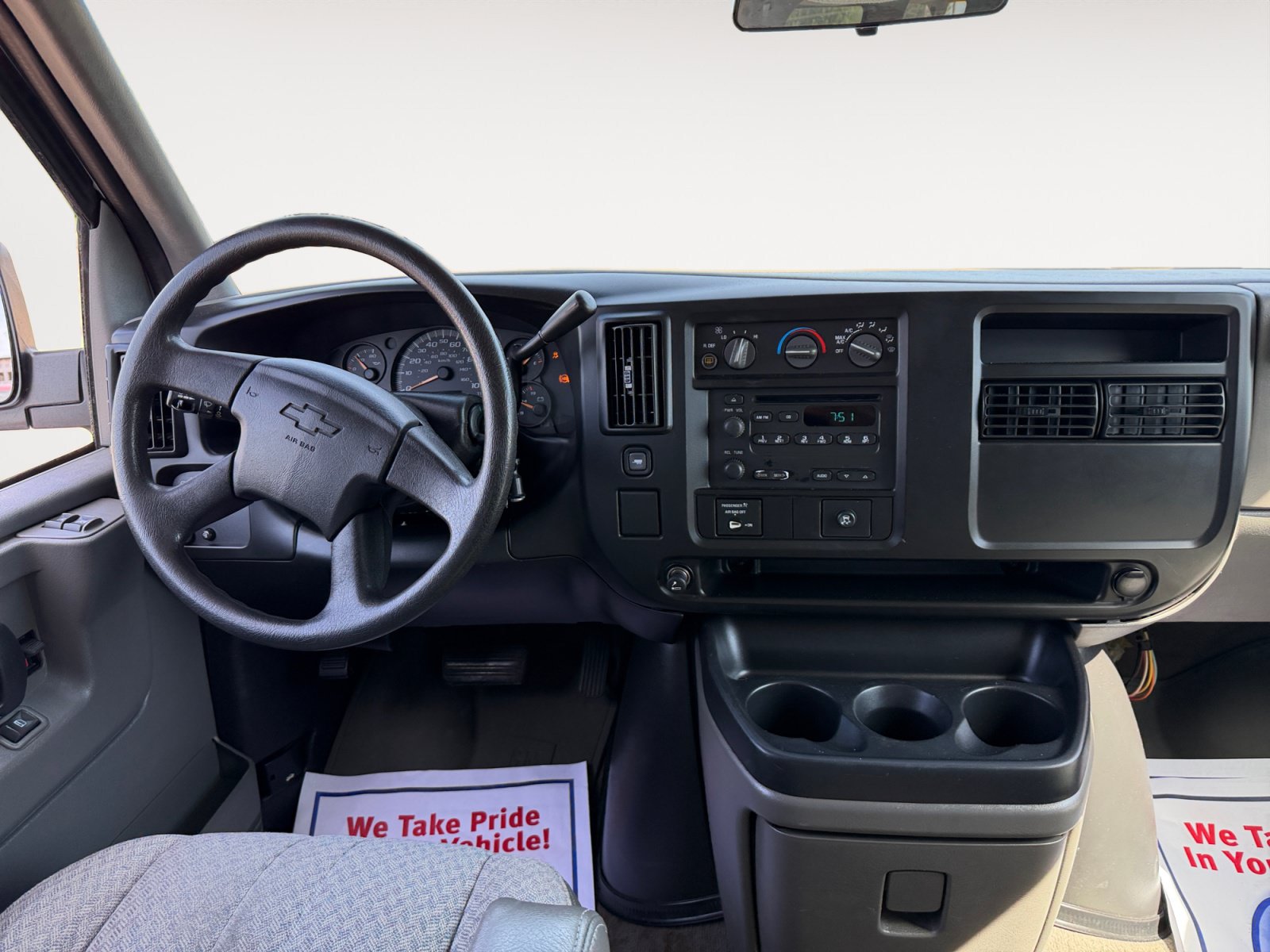 Used 2004 Chevrolet Express 3500 Extended Passenger w/ LS Preferred Equipment Group RWD image 10