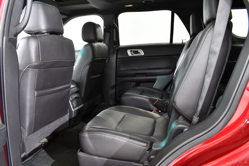 Used 2014 Ford Explorer XLT w/ Equipment Group 202A image 16