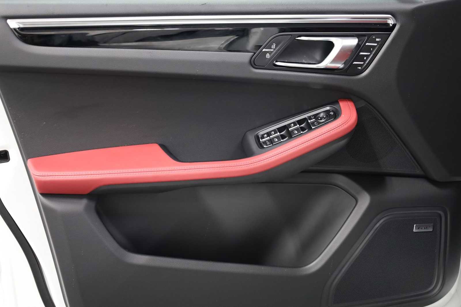 New 2026 Porsche Macan image 16