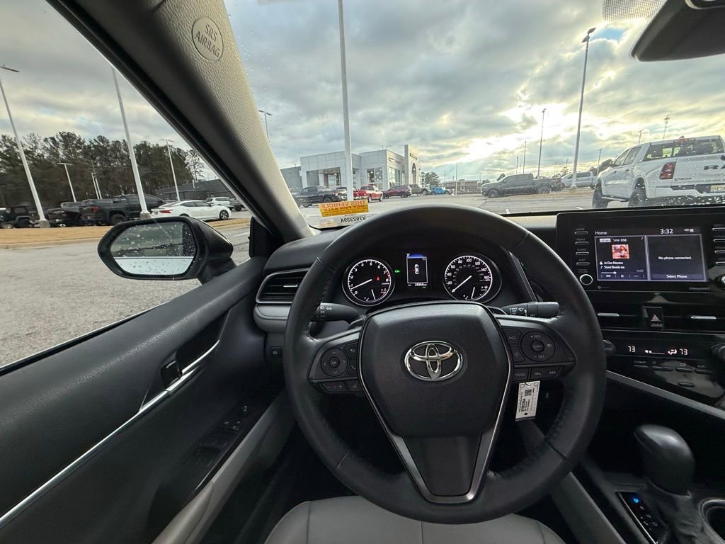 Used 2024 Toyota Camry SE image 14