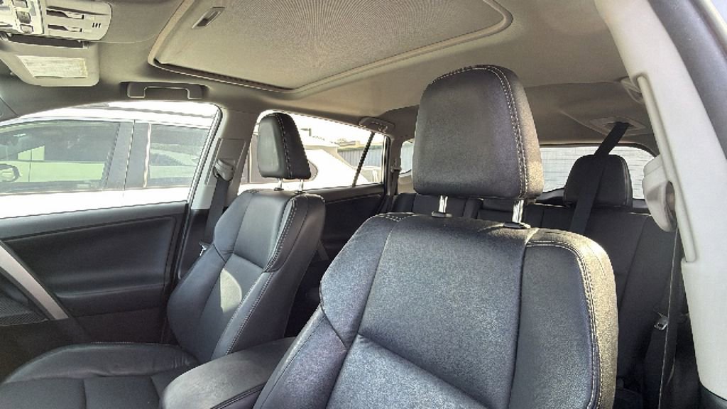Used 2015 Toyota RAV4 Limited w/ Technology Package image 12