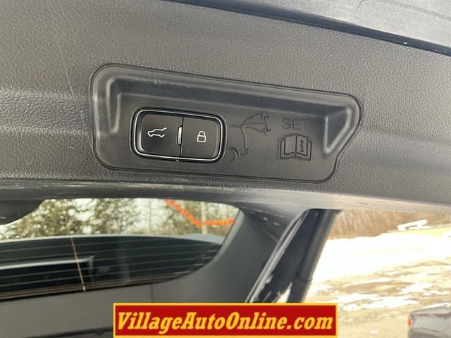 Used 2020 Ford Explorer XLT w/ Comfort Package AWD/4WD image 41