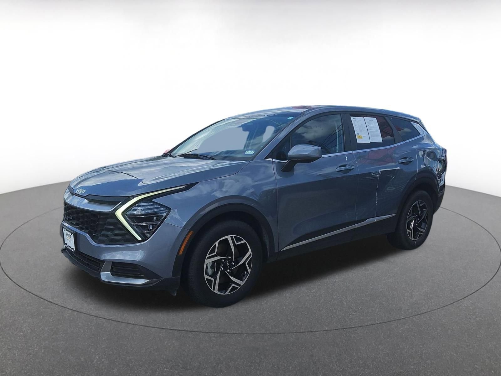 Used 2025 Kia Sportage LX image 4