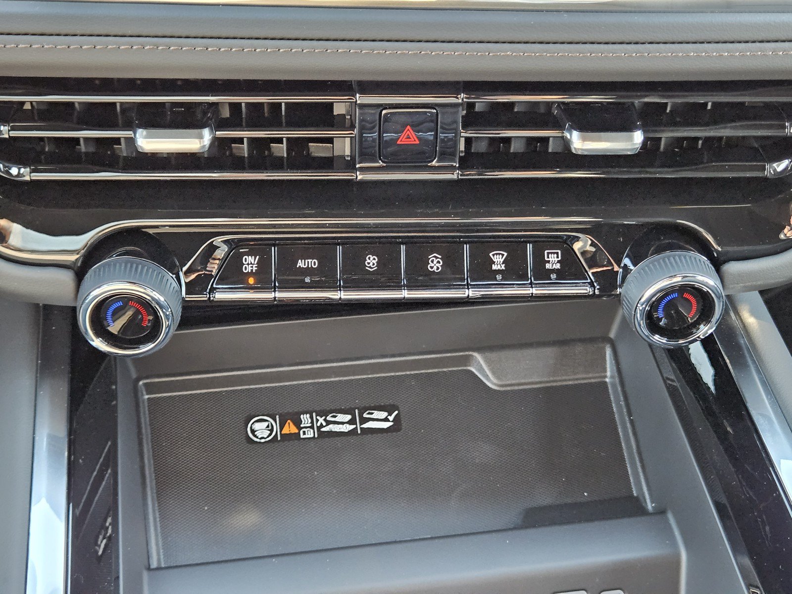 New 2026 Chevrolet Tahoe High Country AWD/4WD image 14