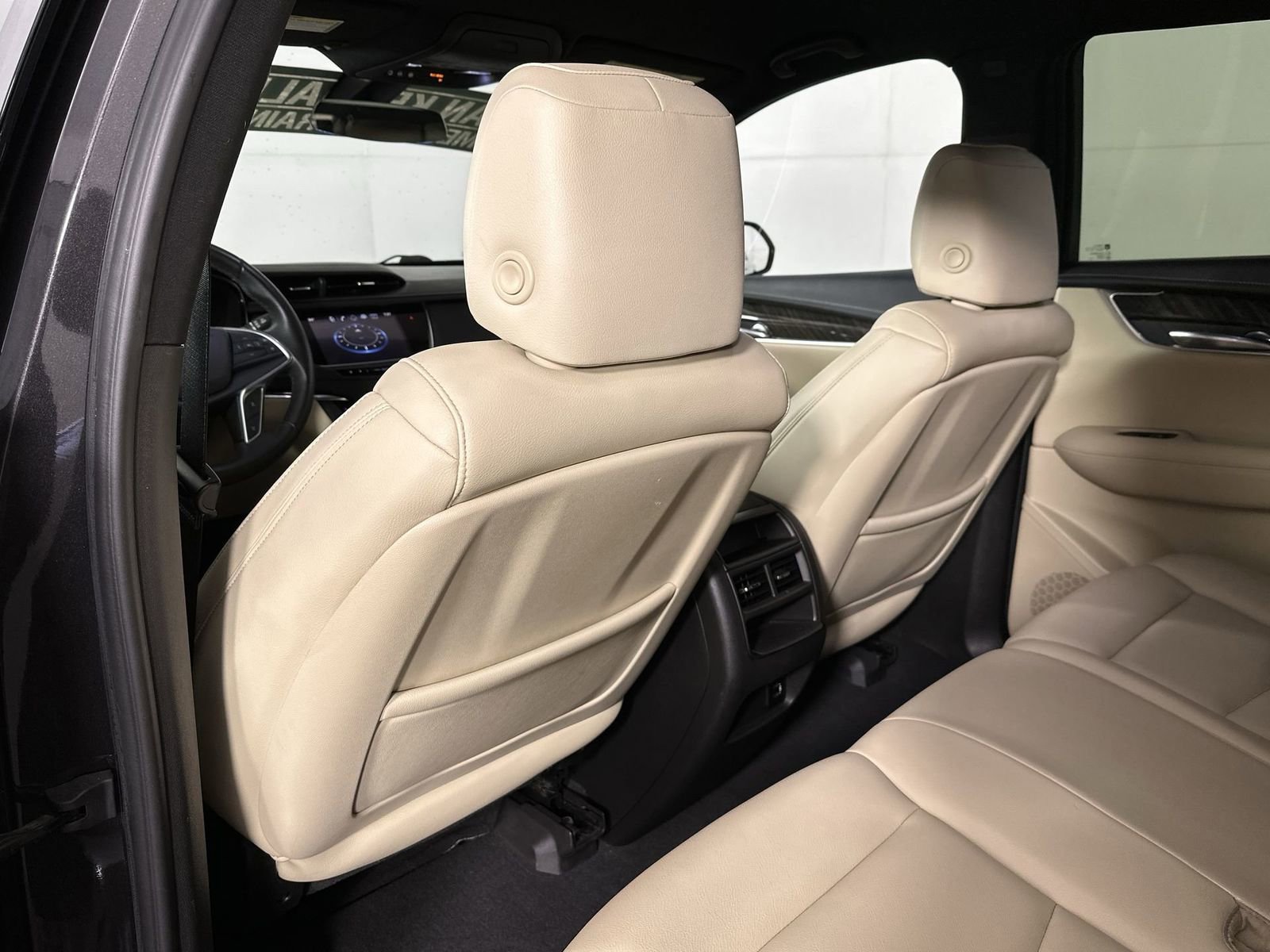 Used 2018 Cadillac XT5 AWD image 28