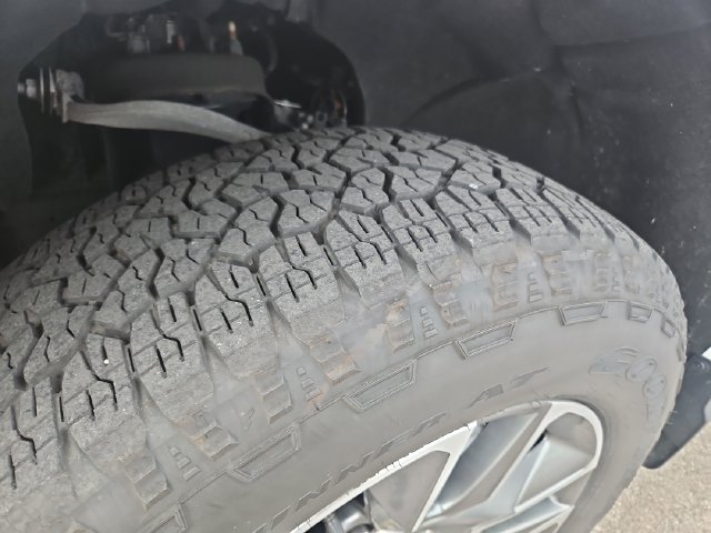 Used 2024 Chevrolet Silverado 1500 LT AWD/4WD image 27