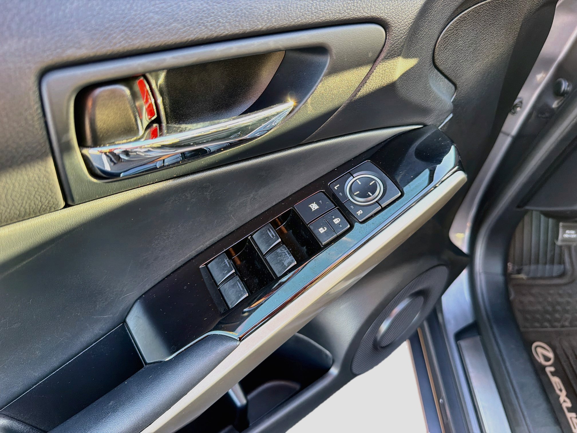 Used 2015 Lexus IS 250 AWD w/ Navigation System Package image 13