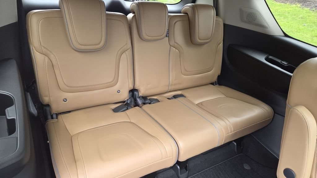 New 2027 INFINITI QX80 Luxe w/ Cargo Package AWD/4WD image 13