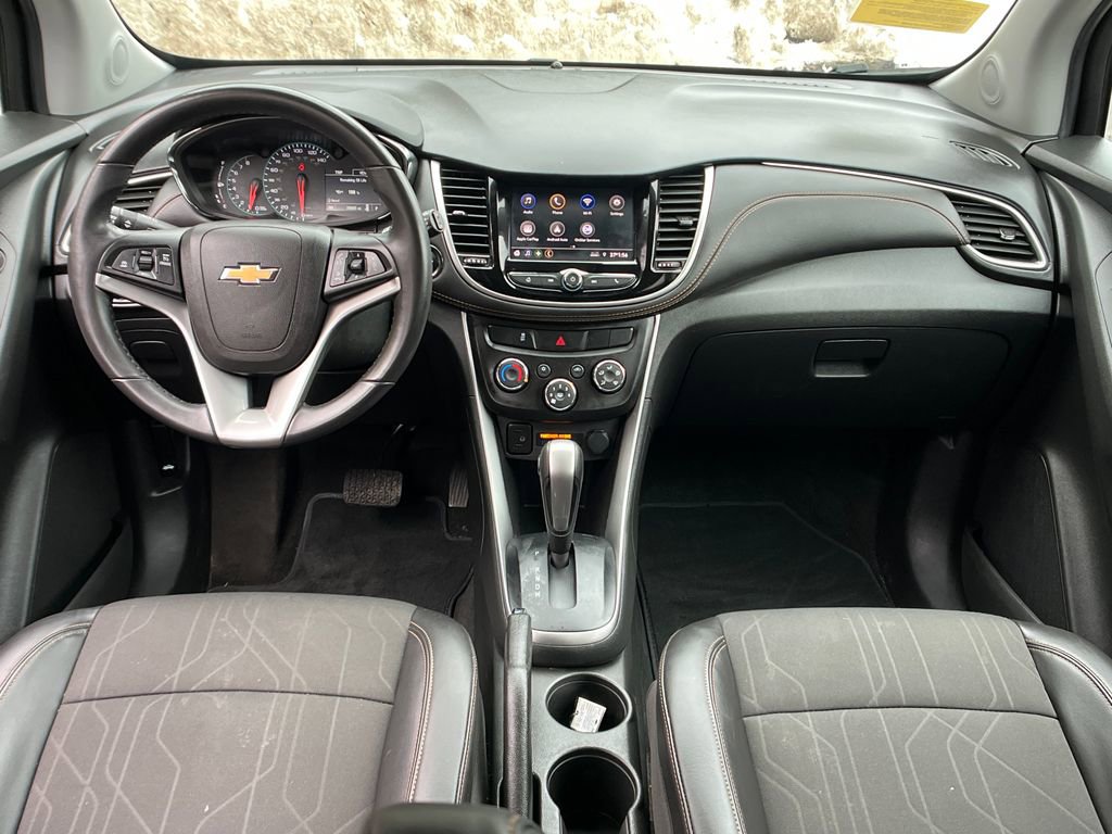 Used 2022 Chevrolet Trax LT w/ LT Convenience Package image 13