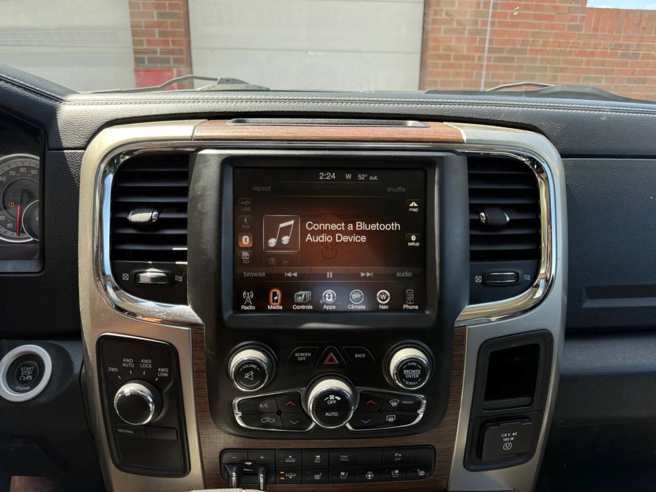 Used 2013 RAM 1500 Laramie w/ Convenience Group AWD/4WD image 7