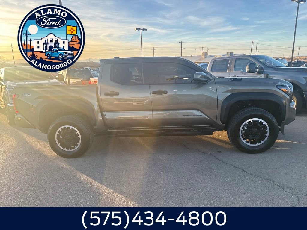 Used 2025 Toyota Tacoma TRD Off-Road image 14