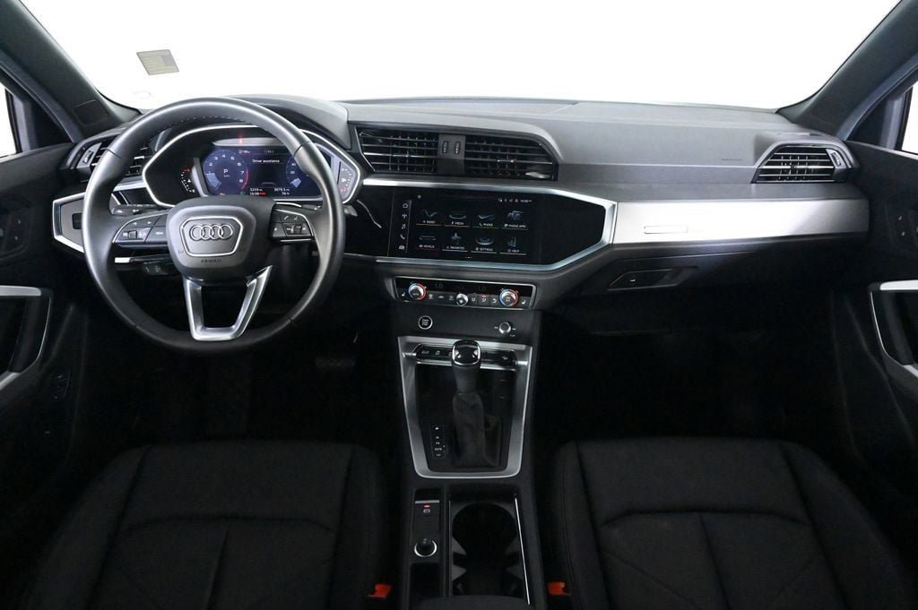 Used 2025 Audi Q3 2.0T Premium w/ Convenience Package AWD/4WD image 9