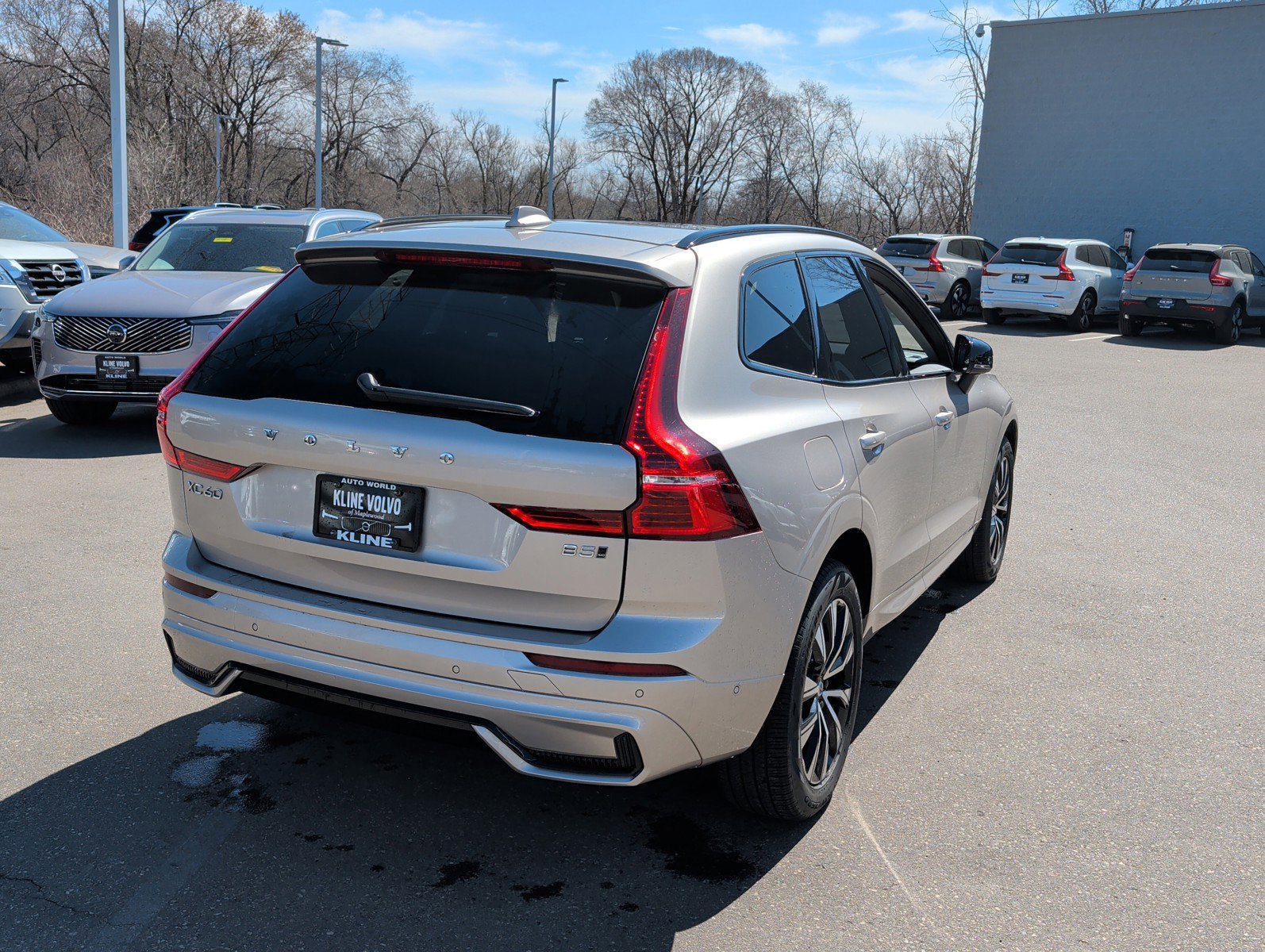 Certified 2025 Volvo XC60 B5 Plus image 7