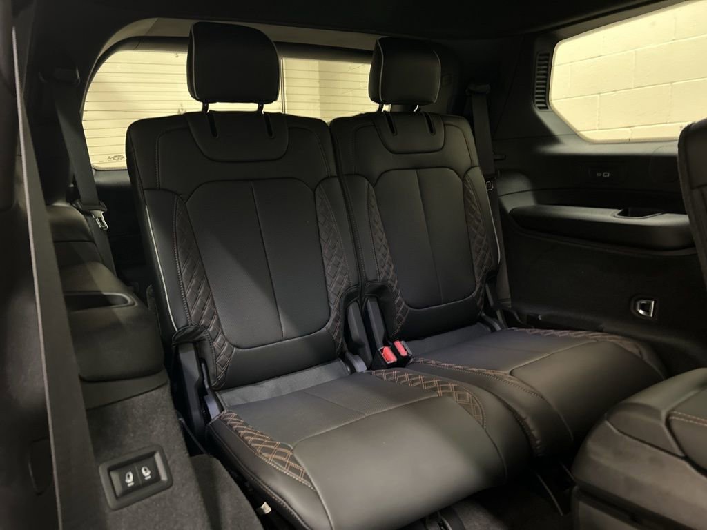 New 2026 Jeep Grand Cherokee L Summit AWD/4WD image 10