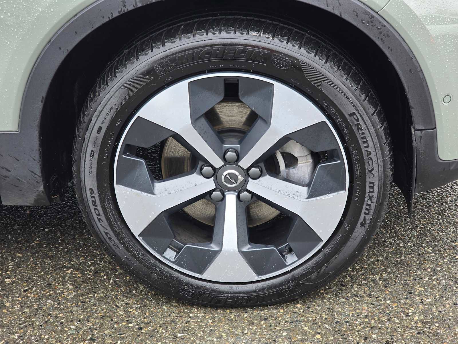 Certified 2025 Volvo XC40 B5 Plus AWD/4WD image 10