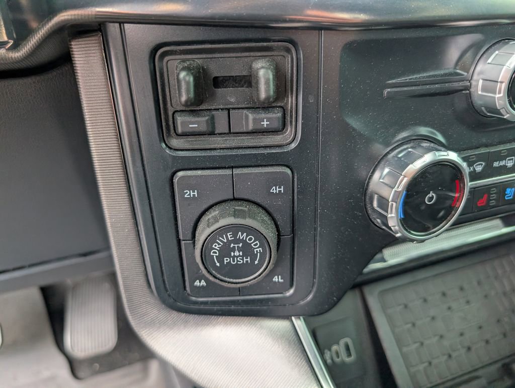 Used 2025 Ford F150 Platinum w/ Equipment Group 702A High AWD/4WD image 16