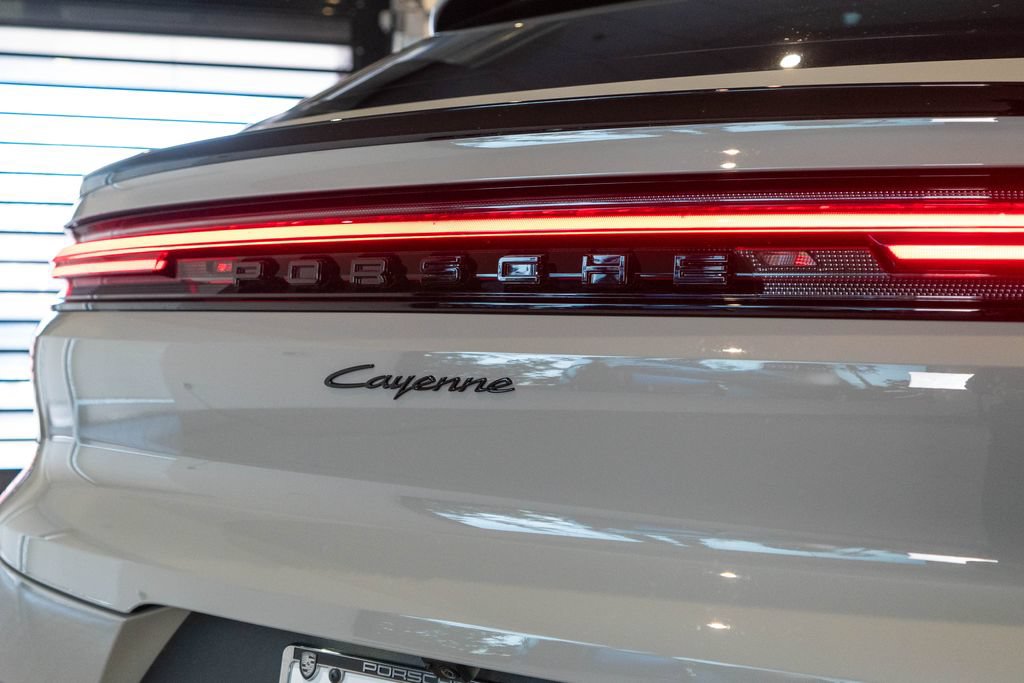 New 2025 Porsche Cayenne Coupe AWD/4WD image 14