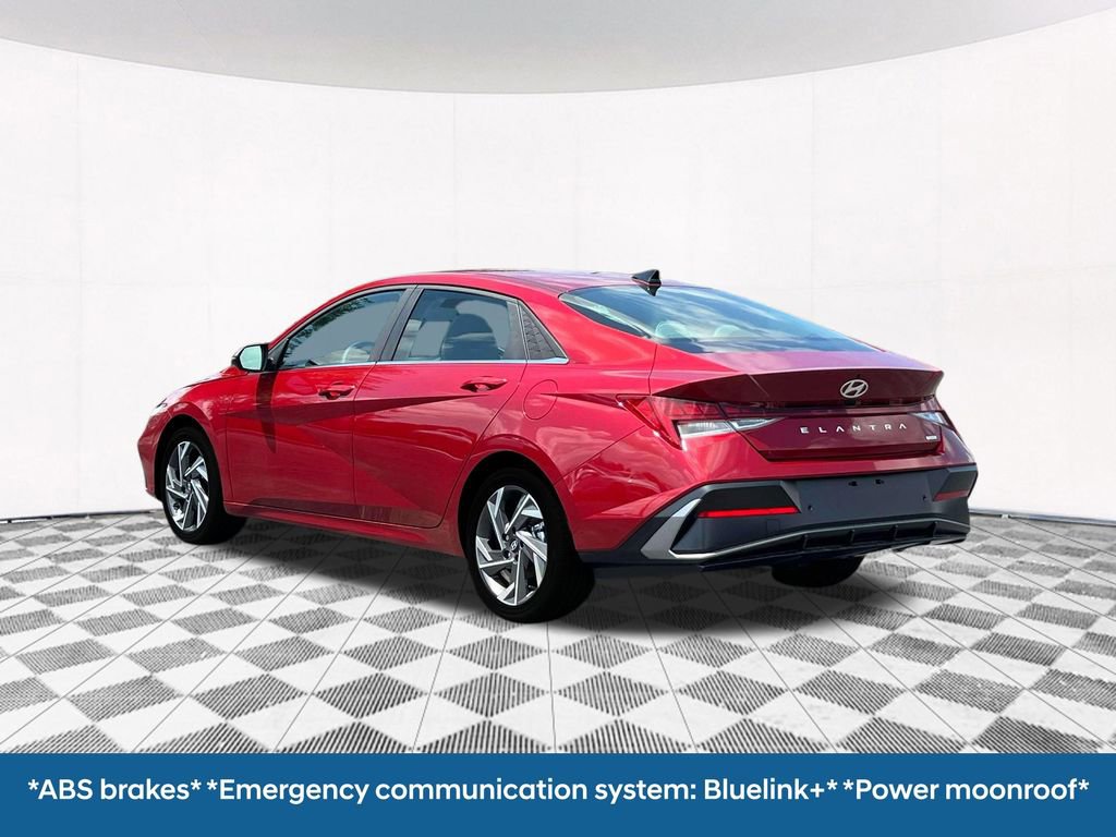 New 2025 Hyundai Elantra Limited image 9