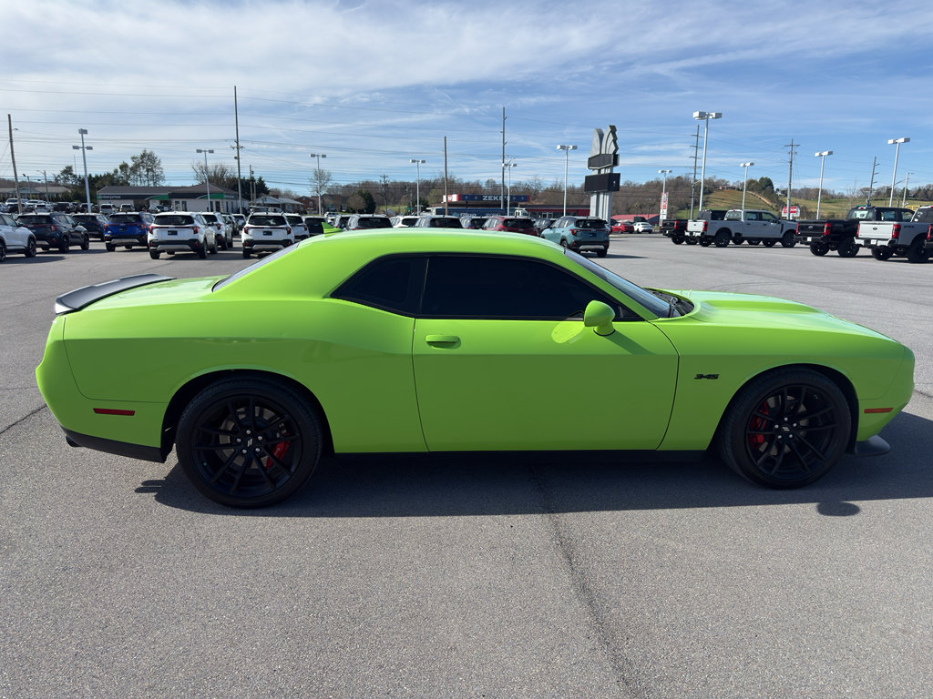 Used 2023 Dodge Challenger R/T w/ Plus Package image 9