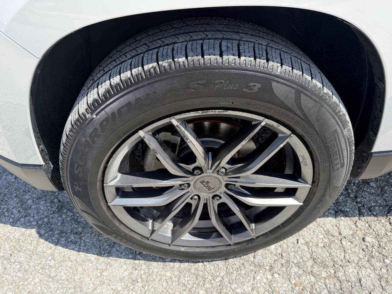 Used 2017 GMC Acadia Limited SLT AWD/4WD image 9