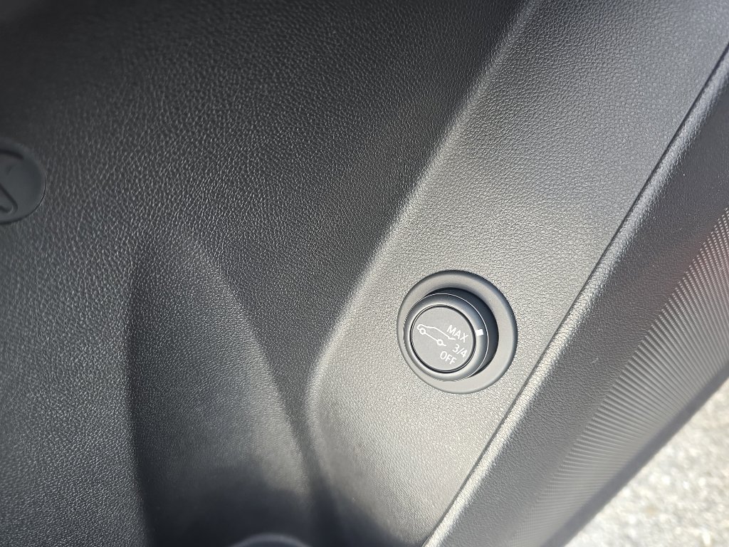 Used 2021 Chevrolet Equinox LT AWD/4WD image 23