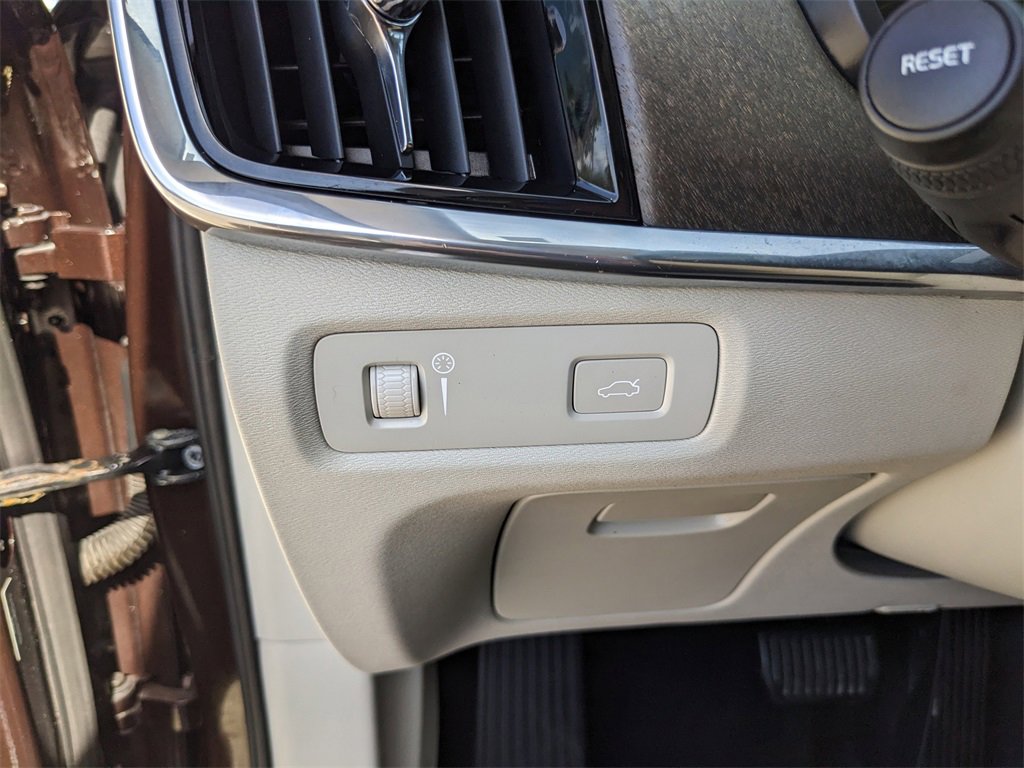 Used 2018 Volvo V90 T5 Cross Country w/ Convenience Package image 27