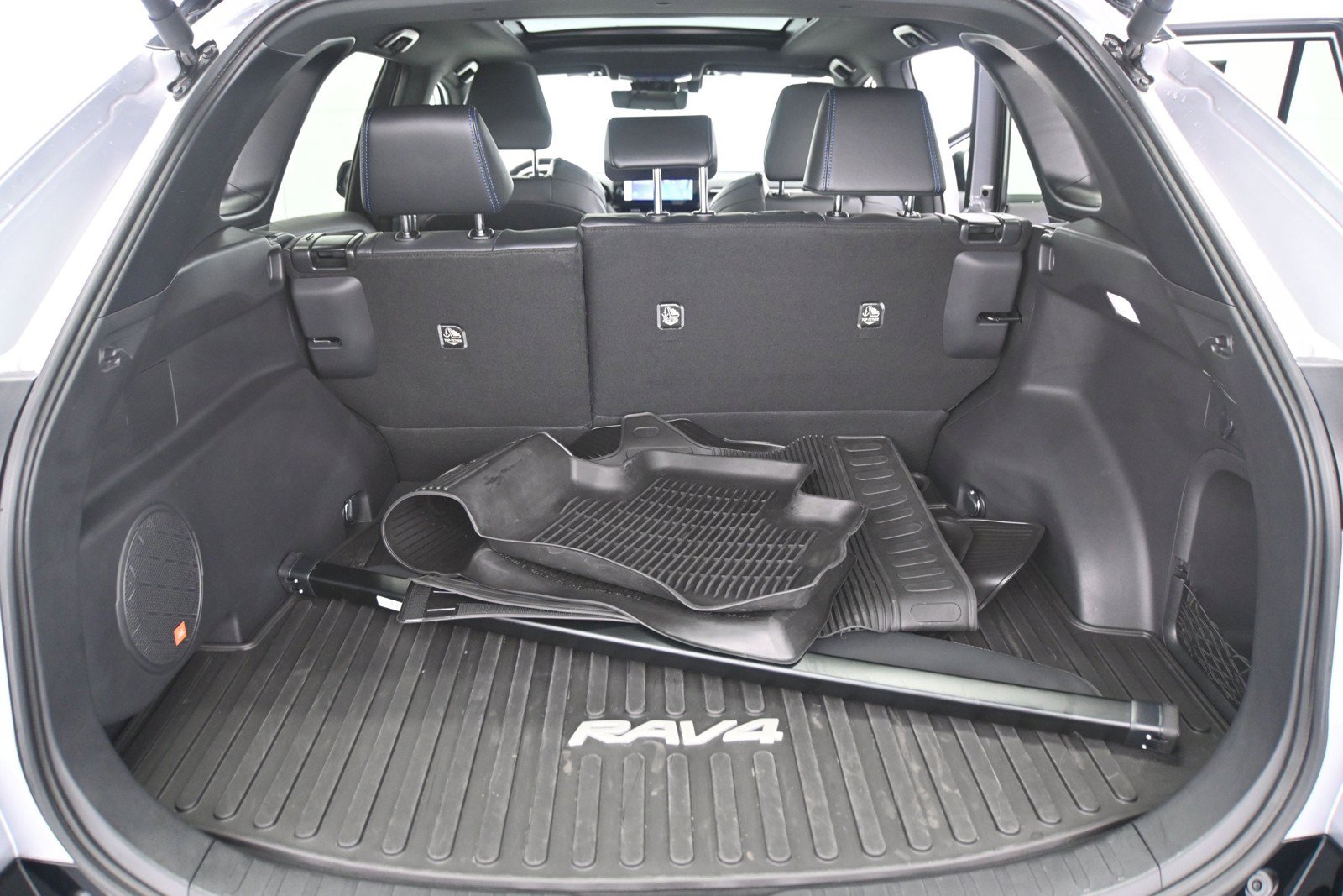 Used 2024 Toyota RAV4 XSE w/ Advanced Technology Package AWD/4WD image 15