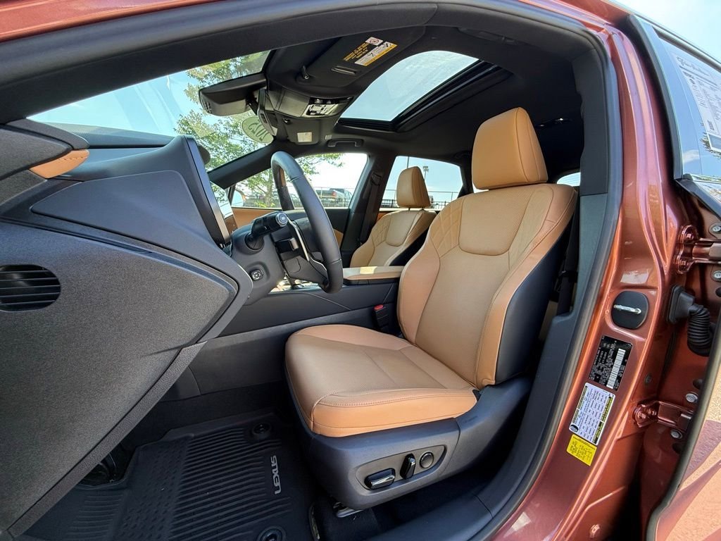 Used 2025 Lexus RX 350 Premium w/ Accessory Package AWD/4WD image 20