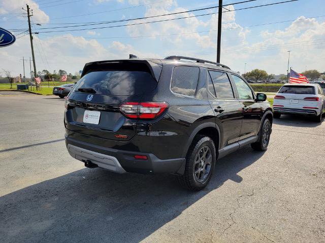 Used 2025 Honda Pilot TrailSport image 6