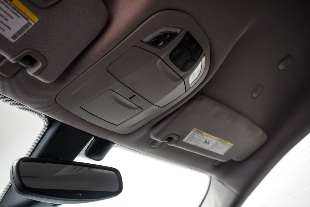 Used 2020 Chrysler Pacifica Touring-L FWD image 22