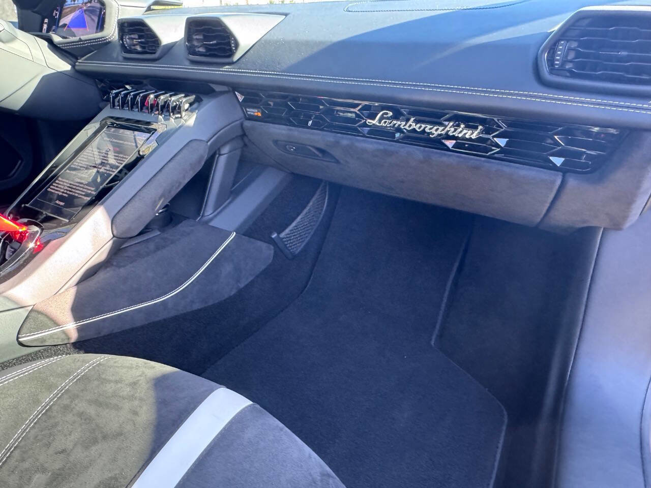 Used 2022 Lamborghini Huracan EVO image 86