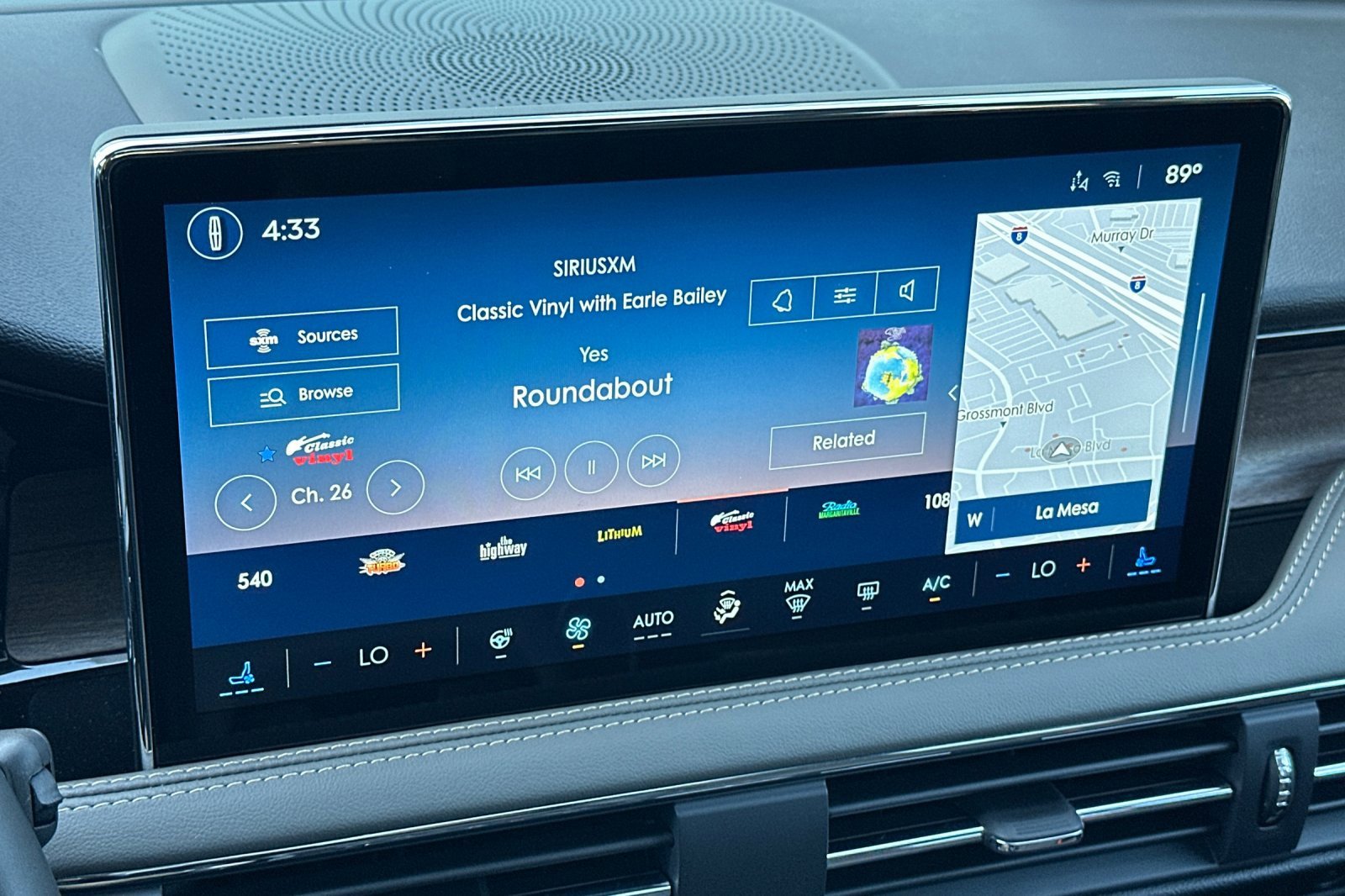 New 2025 Lincoln Corsair Reserve image 17
