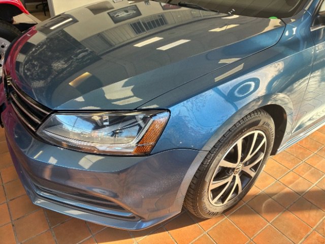 Used 2017 Volkswagen Jetta SE image 4