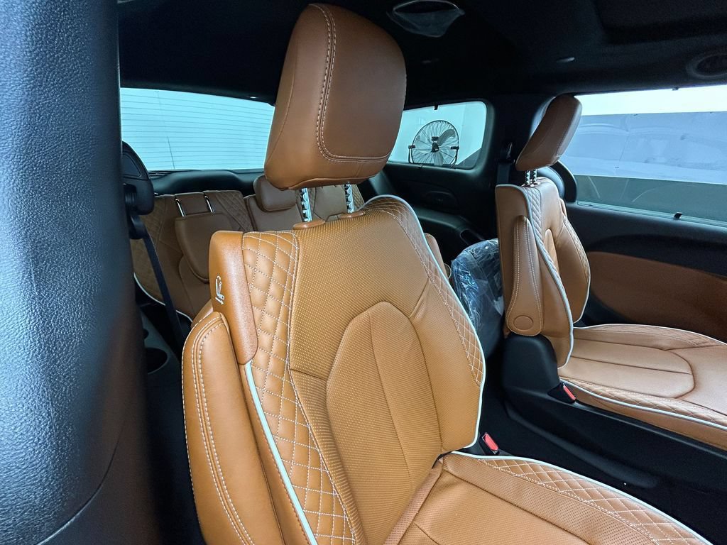 New 2026 Chrysler Pacifica Pinnacle FWD image 36