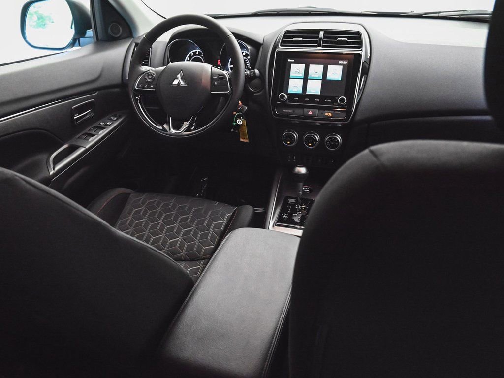 Used 2025 Mitsubishi Outlander Sport LE image 29