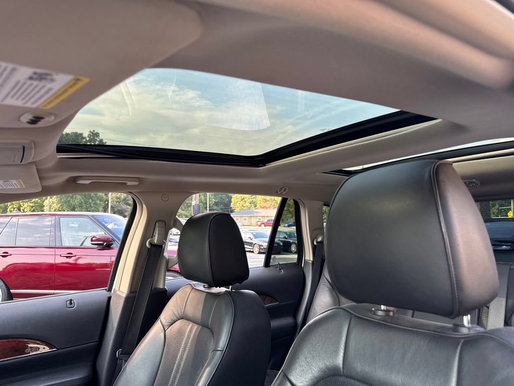 Used 2013 Lincoln MKX FWD image 12
