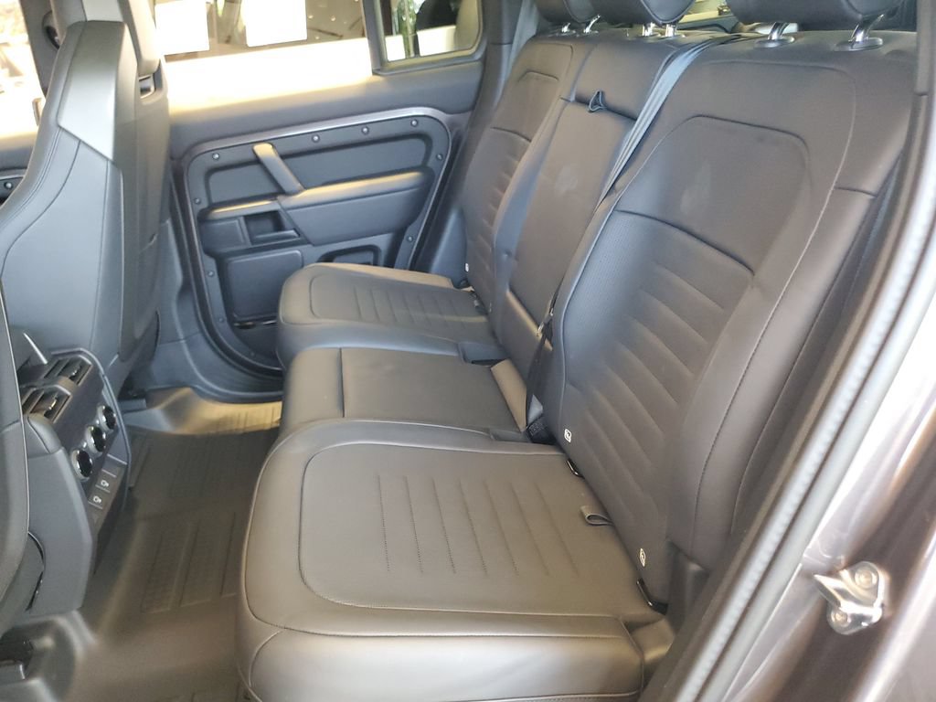Certified 2025 Land Rover Defender 110 AWD/4WD image 33