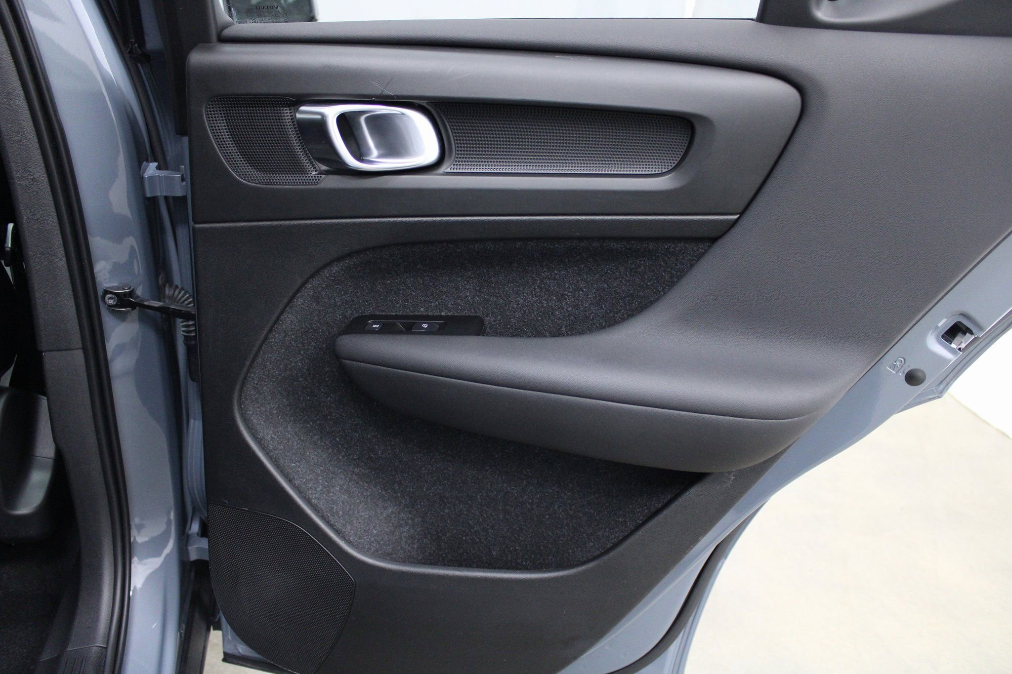 Used 2021 Volvo XC40 T5 Momentum image 26