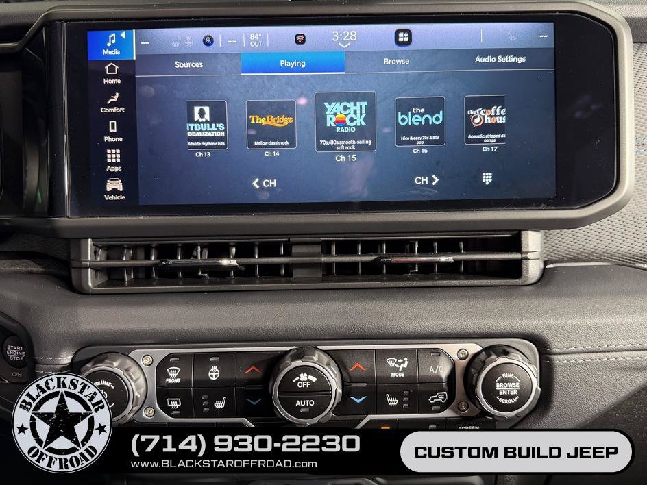 Used 2025 Jeep Wrangler Unlimited Rubicon 4xe w/ Safety Group AWD/4WD image 28