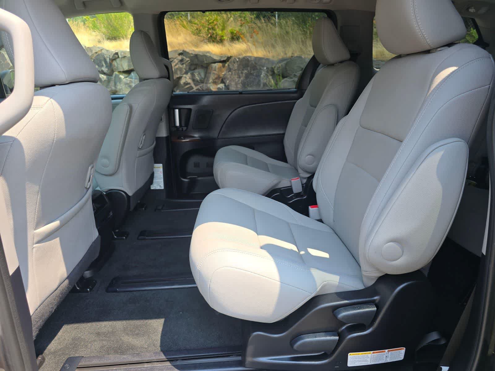 Used 2017 Toyota Sienna Limited AWD/4WD image 24