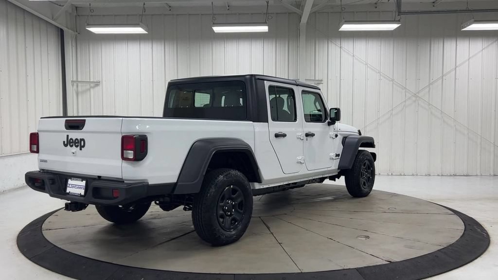 Used 2023 Jeep Gladiator Sport AWD/4WD image 8