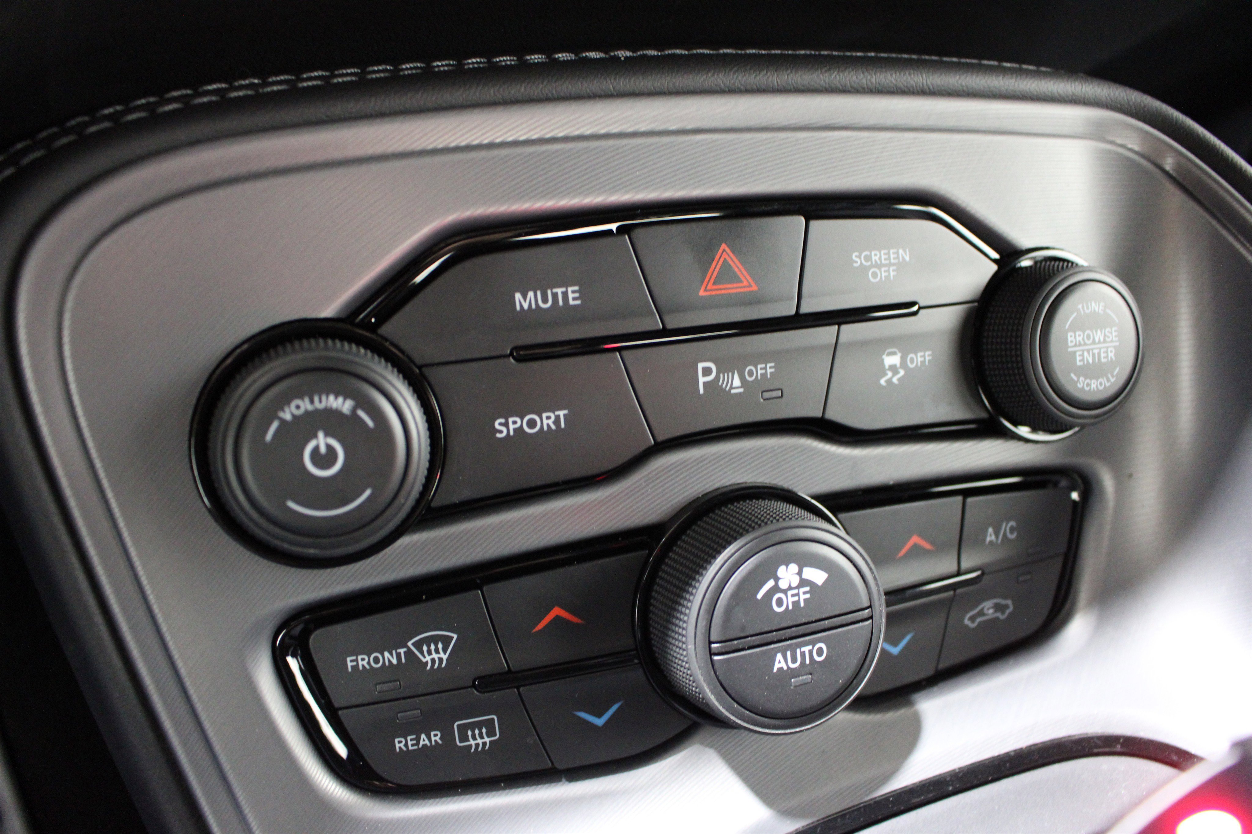 Used 2023 Dodge Challenger SXT w/ Plus Package image 17