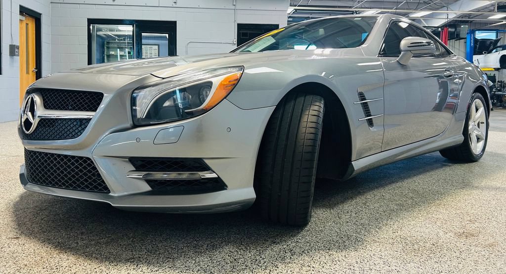Used 2013 Mercedes-Benz SL 550 image 3