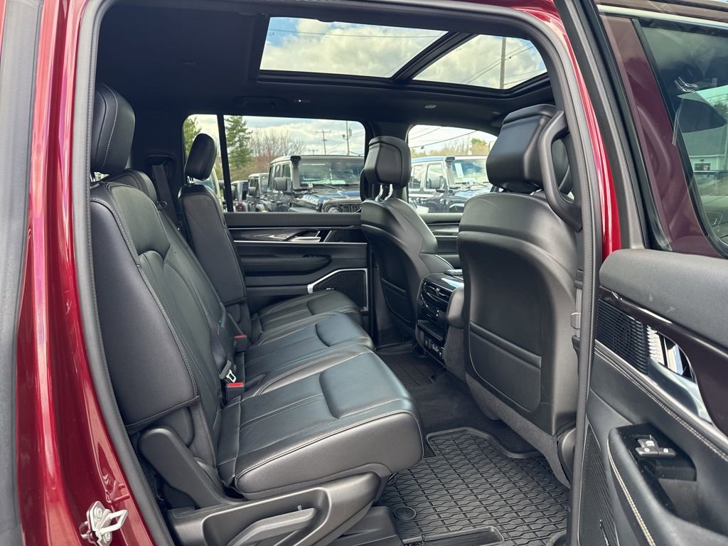 Certified 2024 Jeep Wagoneer 4WD w/ Premium Group I image 30
