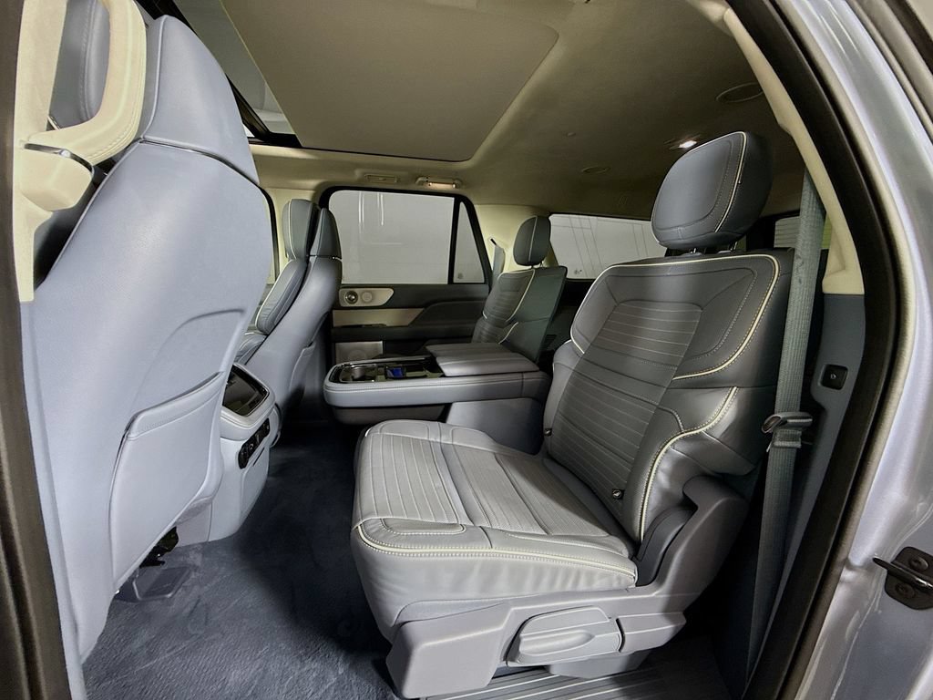 Used 2023 Lincoln Navigator L Black Label AWD/4WD image 24