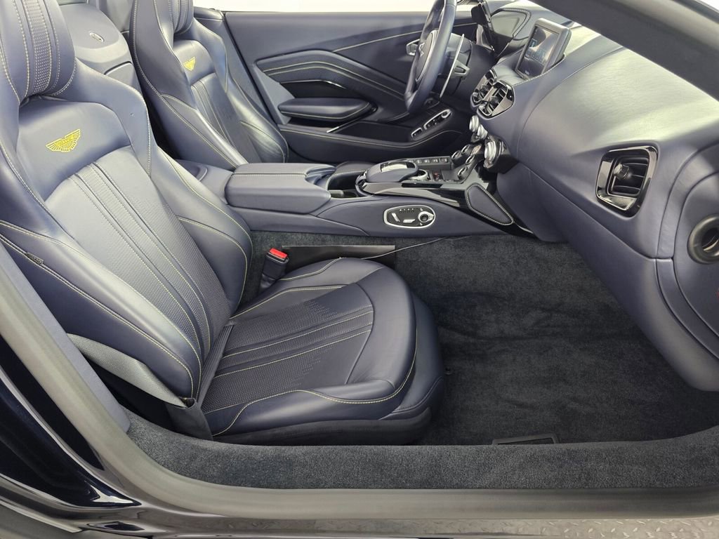 Used 2023 Aston Martin V8 Vantage Roadster RWD image 26
